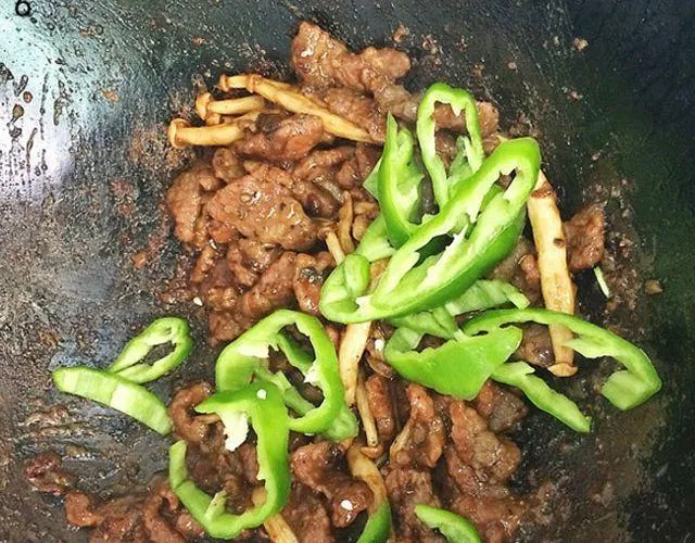 第23期 黑椒牛肉菌菇蛋丼饭 第24页